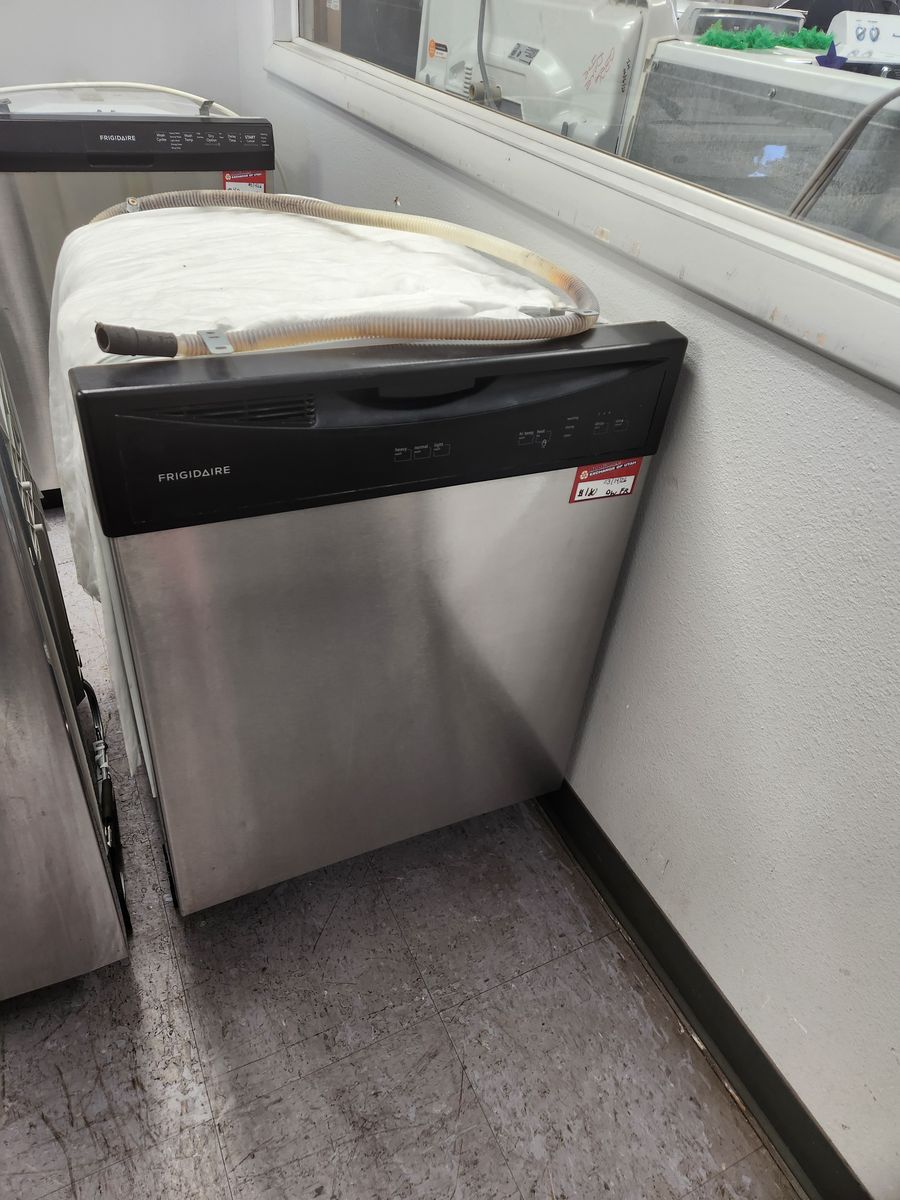 GREAT FRIGIDAIRE STAINLESS STEEL DISHWASHER! W-WARRANTY