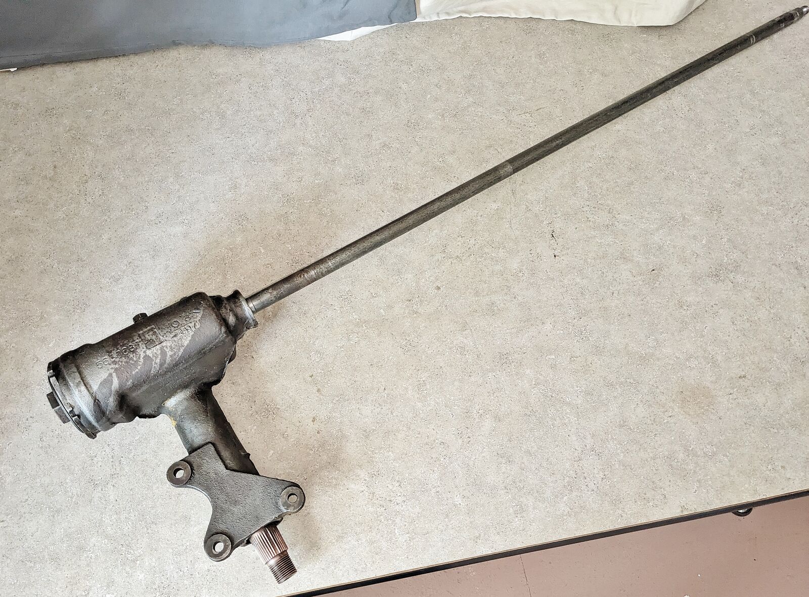 1955 CHEVY STEERING GEAR BOX & SHAFT TRI FIVE STEERING GEAR BOX