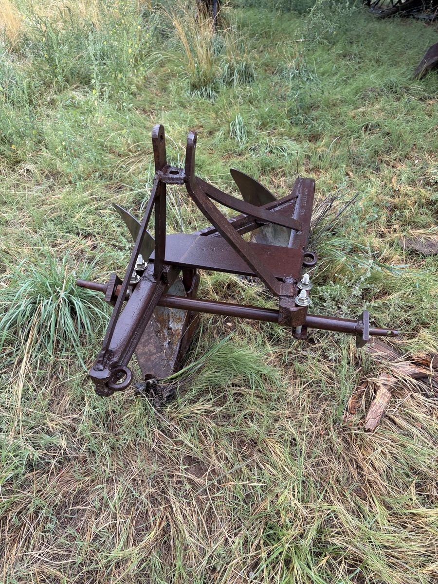 Tractor 3-Point Plows