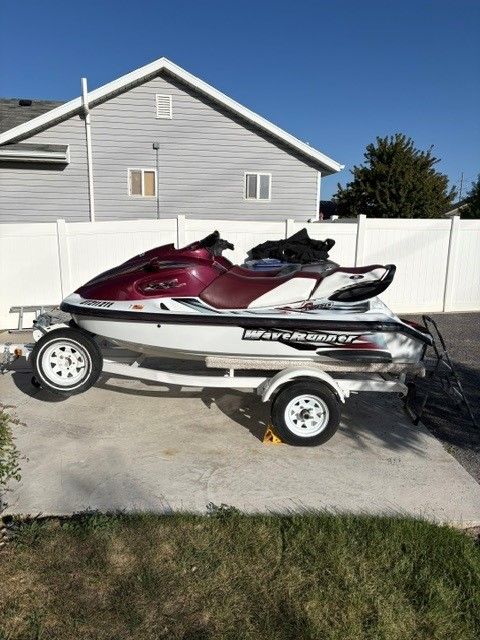 Waverrunners package 1998 760 XL, 2000 760 GP, 2 place trailer