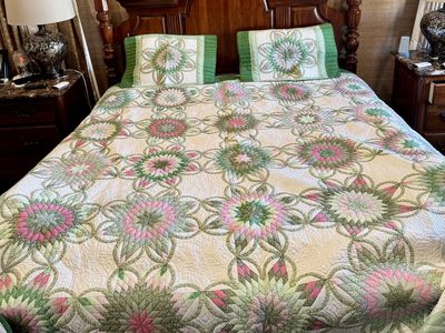 Gorgeous King Size Quilt, With Two QueenShams