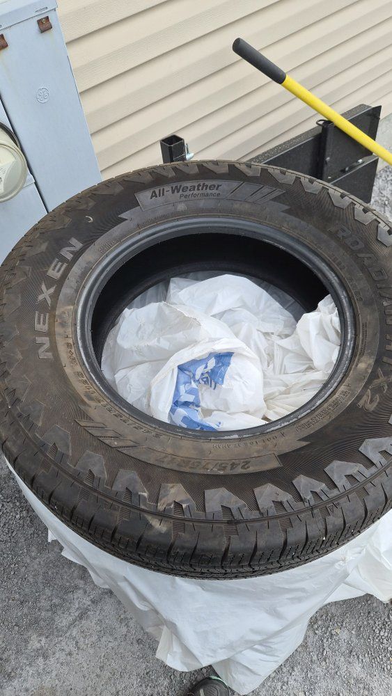 Nexen Roadian 245/75r17. HTX2 RH51tires (5 tires)