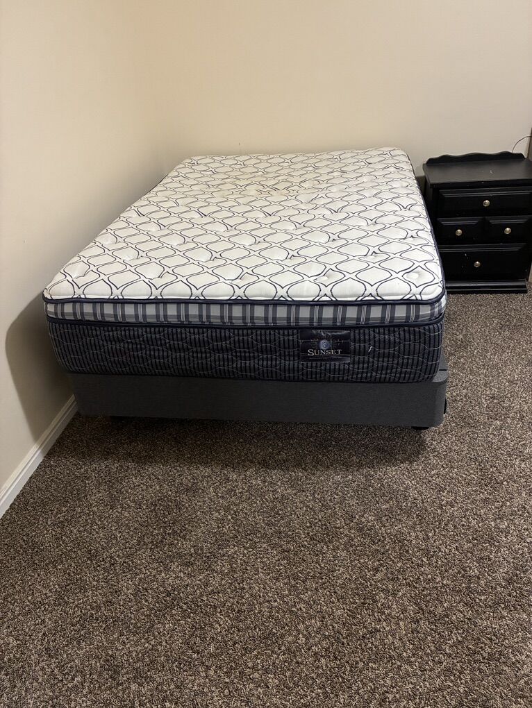 Double bed with mattress