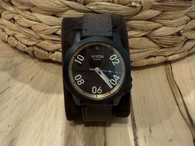 Nixon ranger Leather
