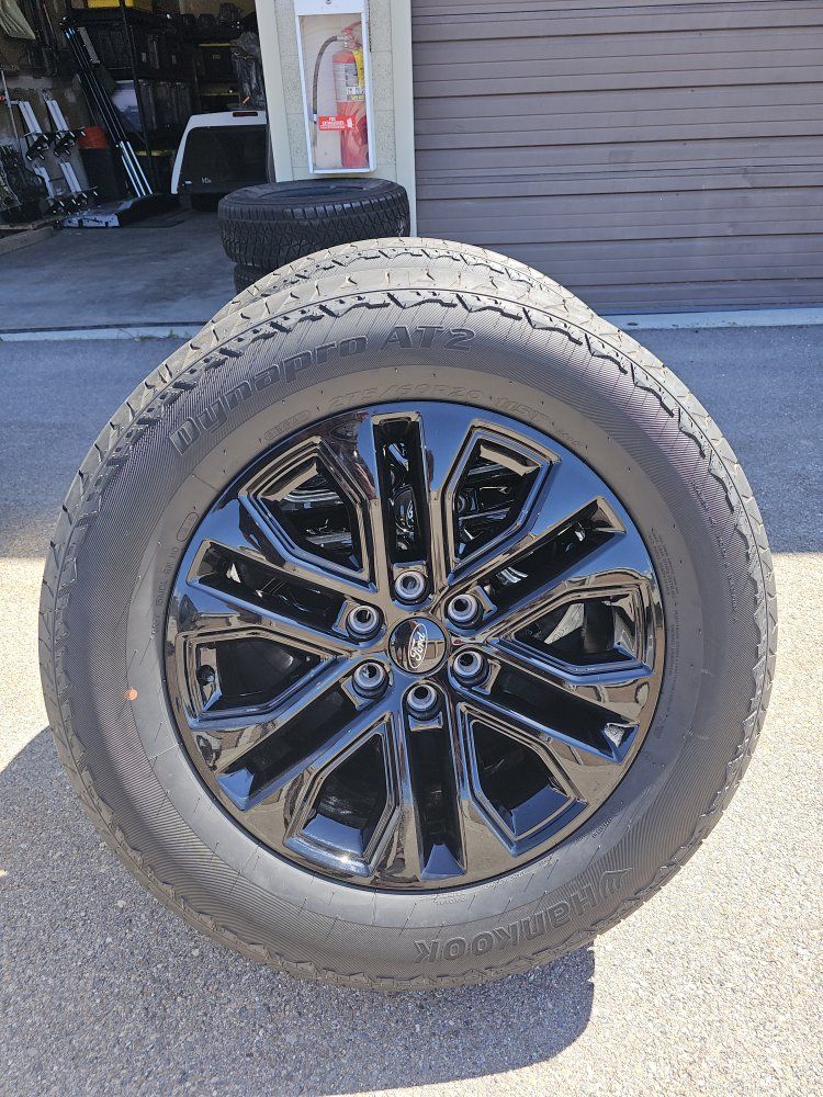OEM Ford F-150 20" x 8.5 +44mmWheels Hankook Dynapro AT2 275/60/20 Tires
