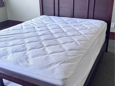 Queen Size Cherry Wood Bed Frame - Sturdy Platform Bed with Headboard Footboard and Mattress