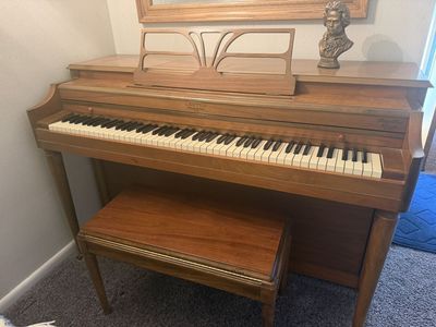 Spinet Upright Piano