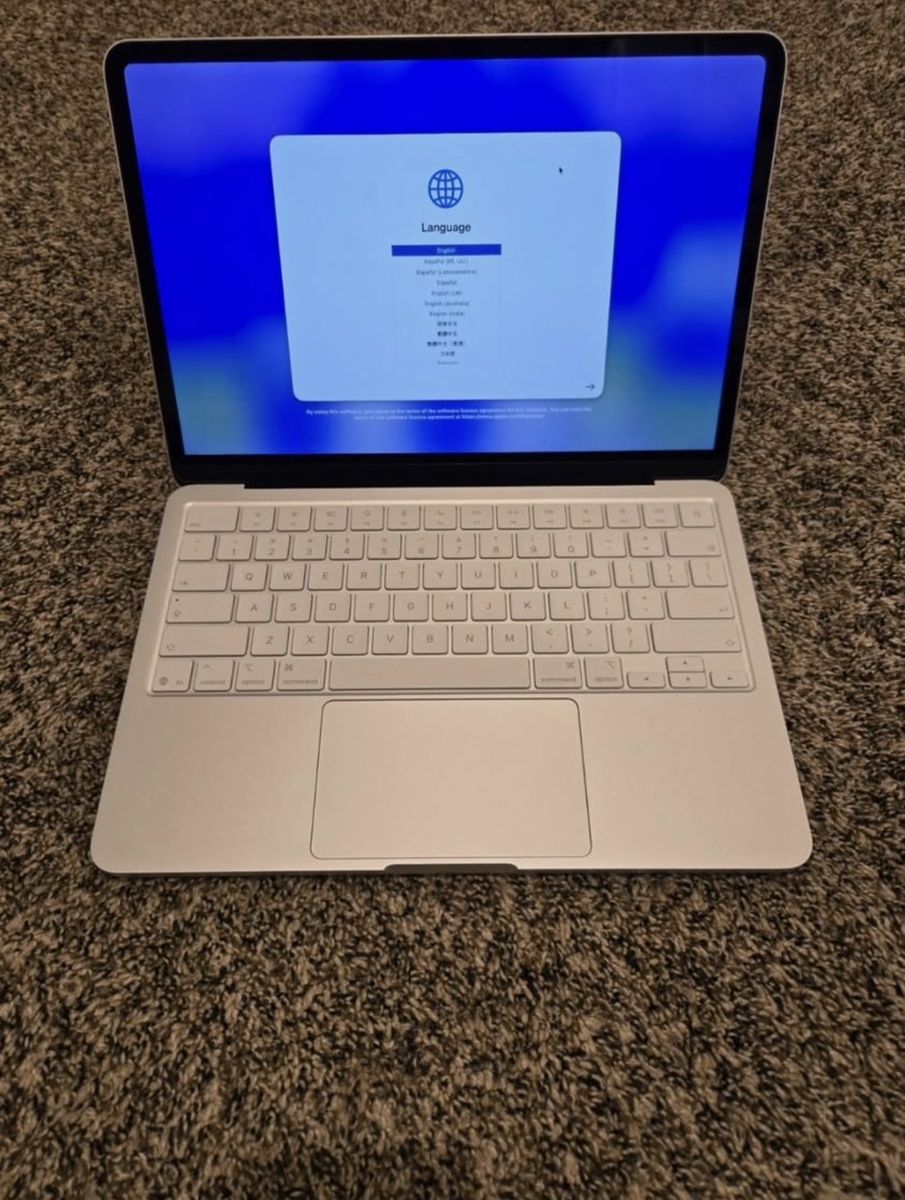 MacBook Neo 256gb / Silver!