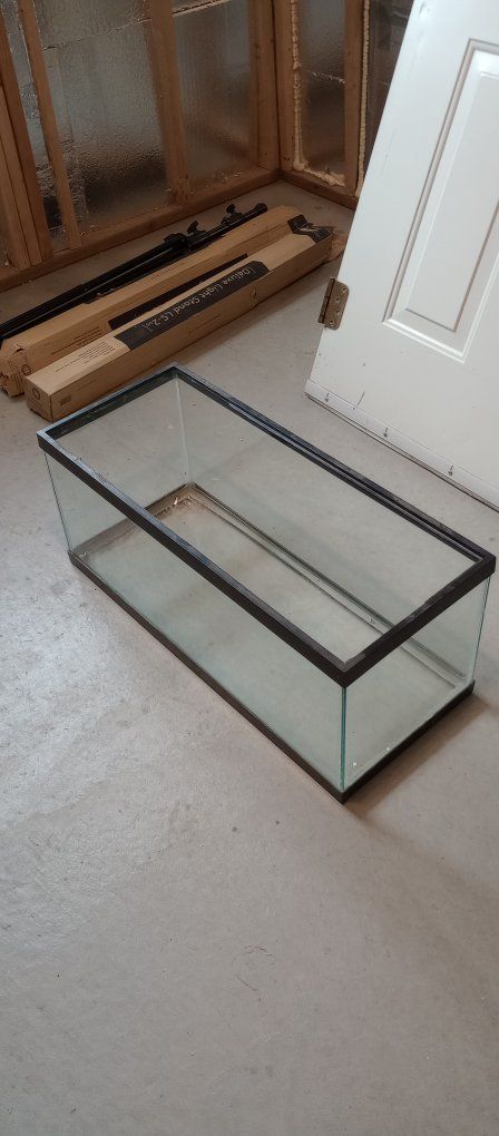 Glass Aquarium/Terrarium - Used Condition