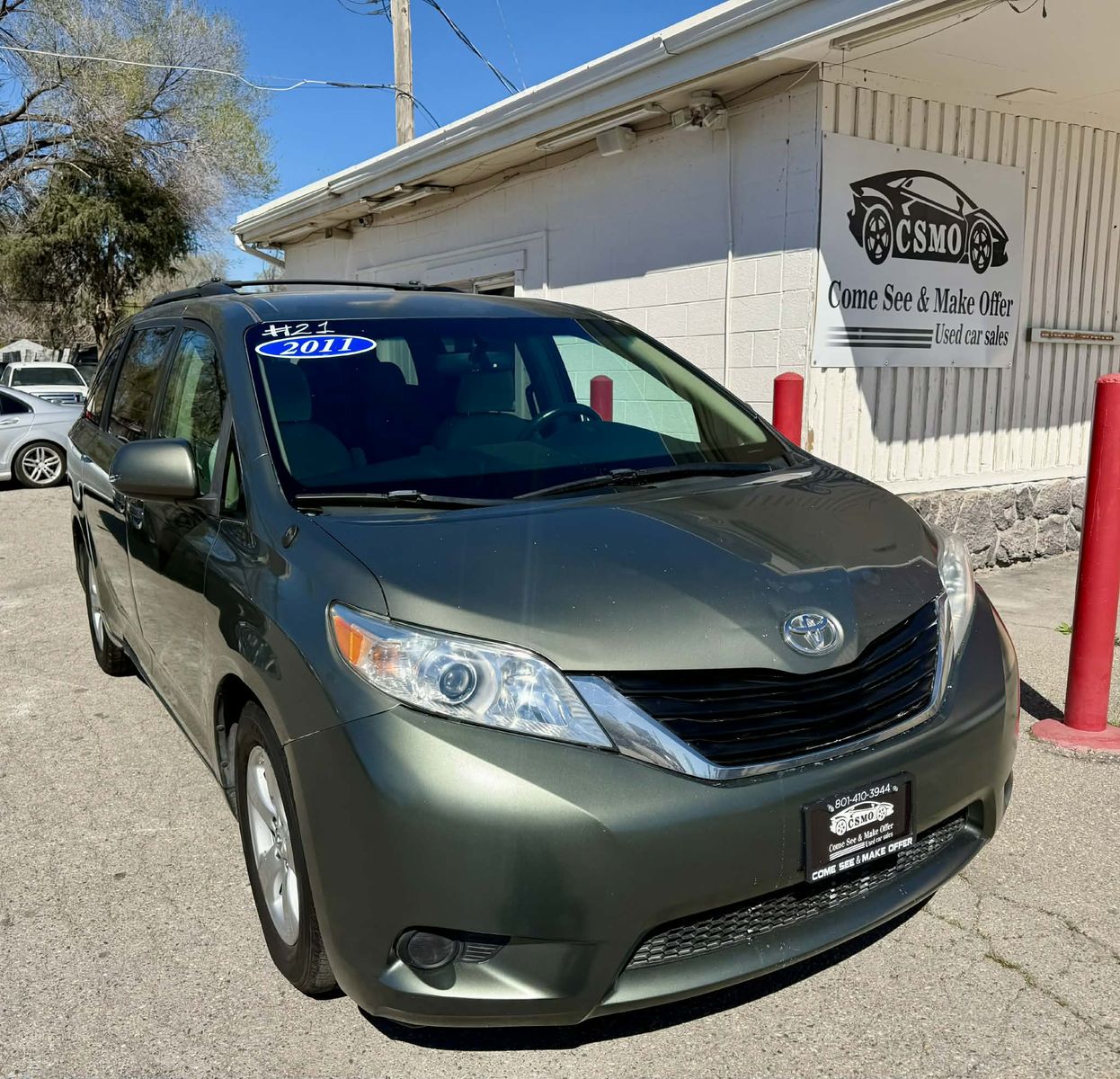 2011 TOYOTA SIENNA LE 8-Passenger