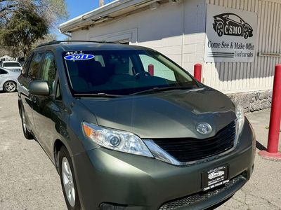 2011 TOYOTA SIENNA LE 8-Passenger