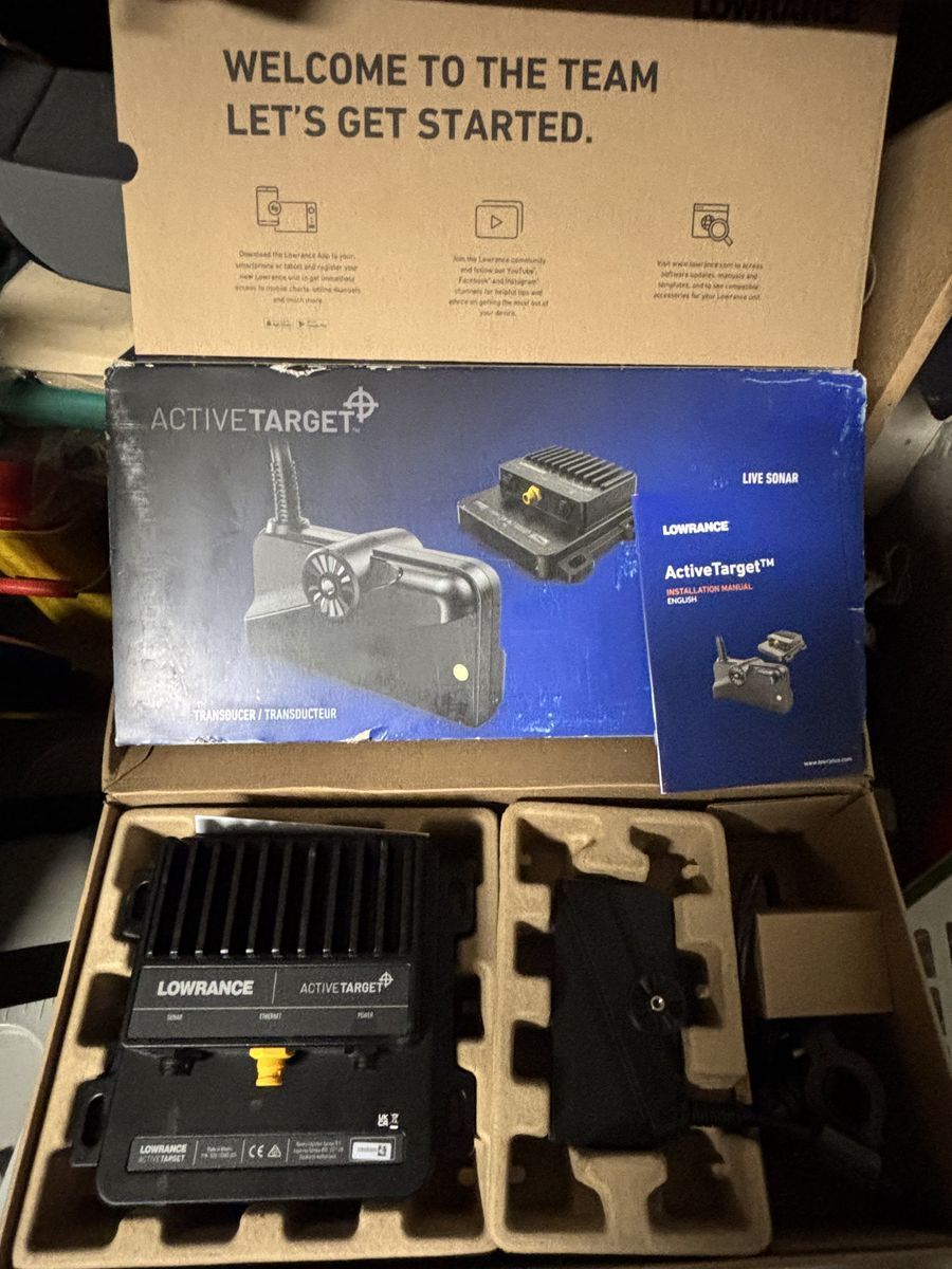 LOWRANCE Active Target Gen 1 and DD26 Live Foot Transducer Turret
