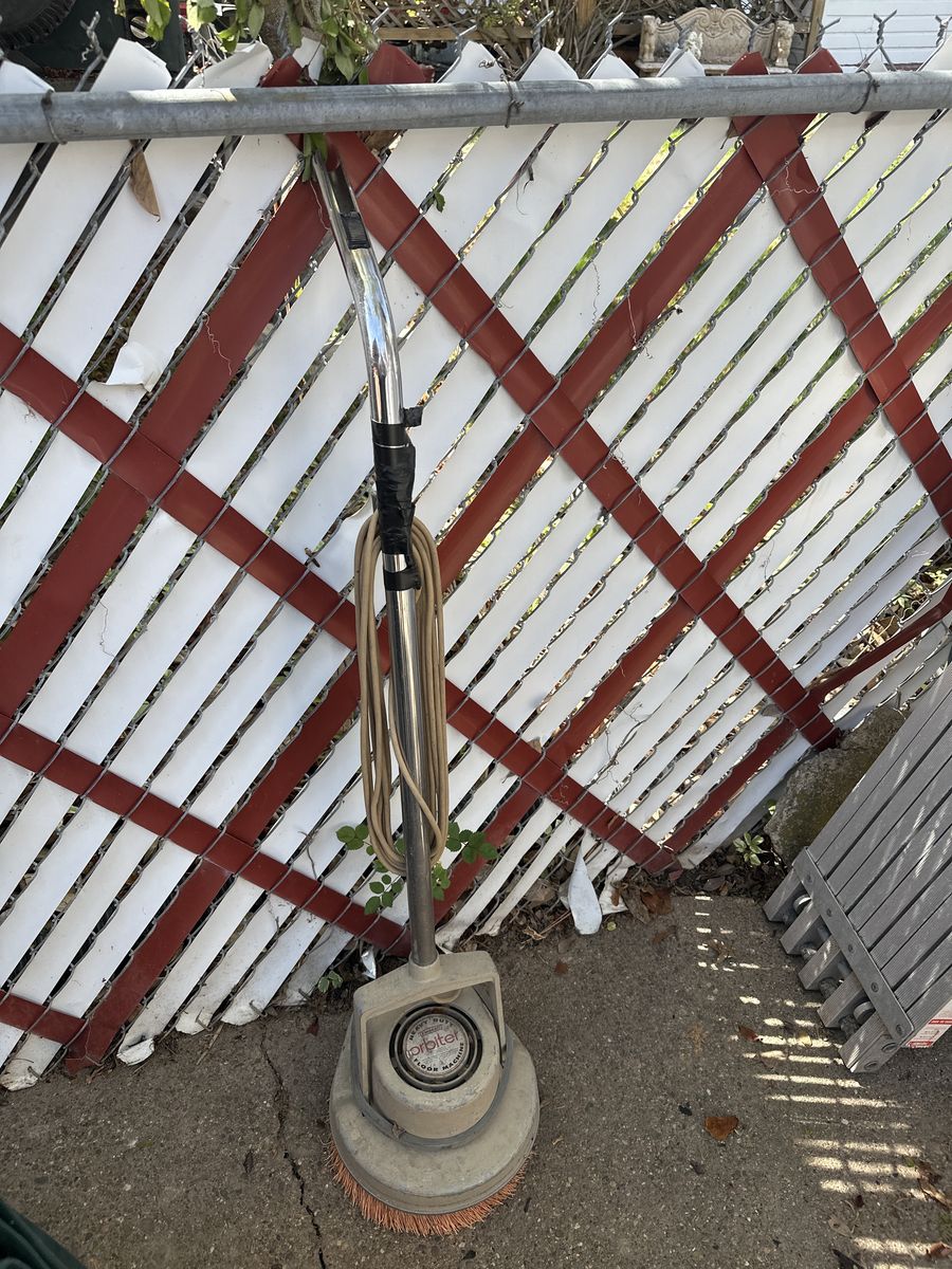 Heavy duty orbiter floor machine