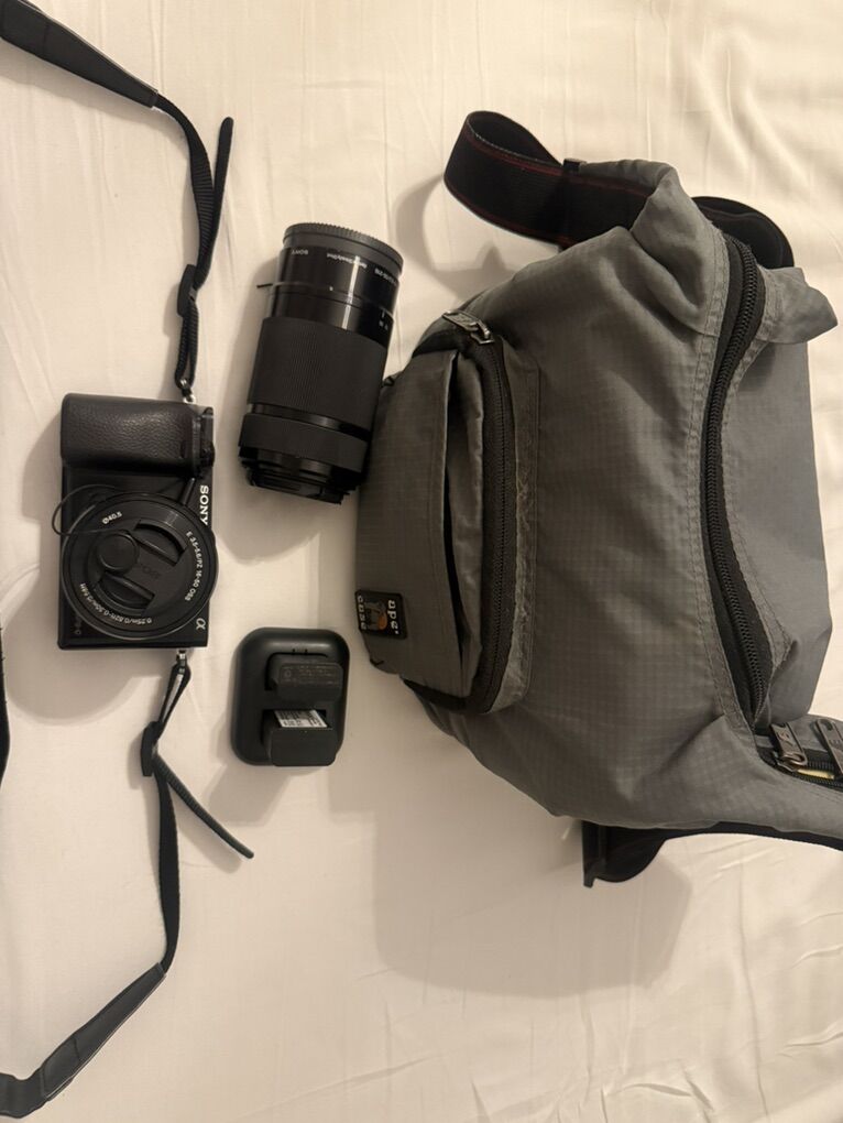 Sony alpha A5000 W 16-50mm & 55-210 Lenses