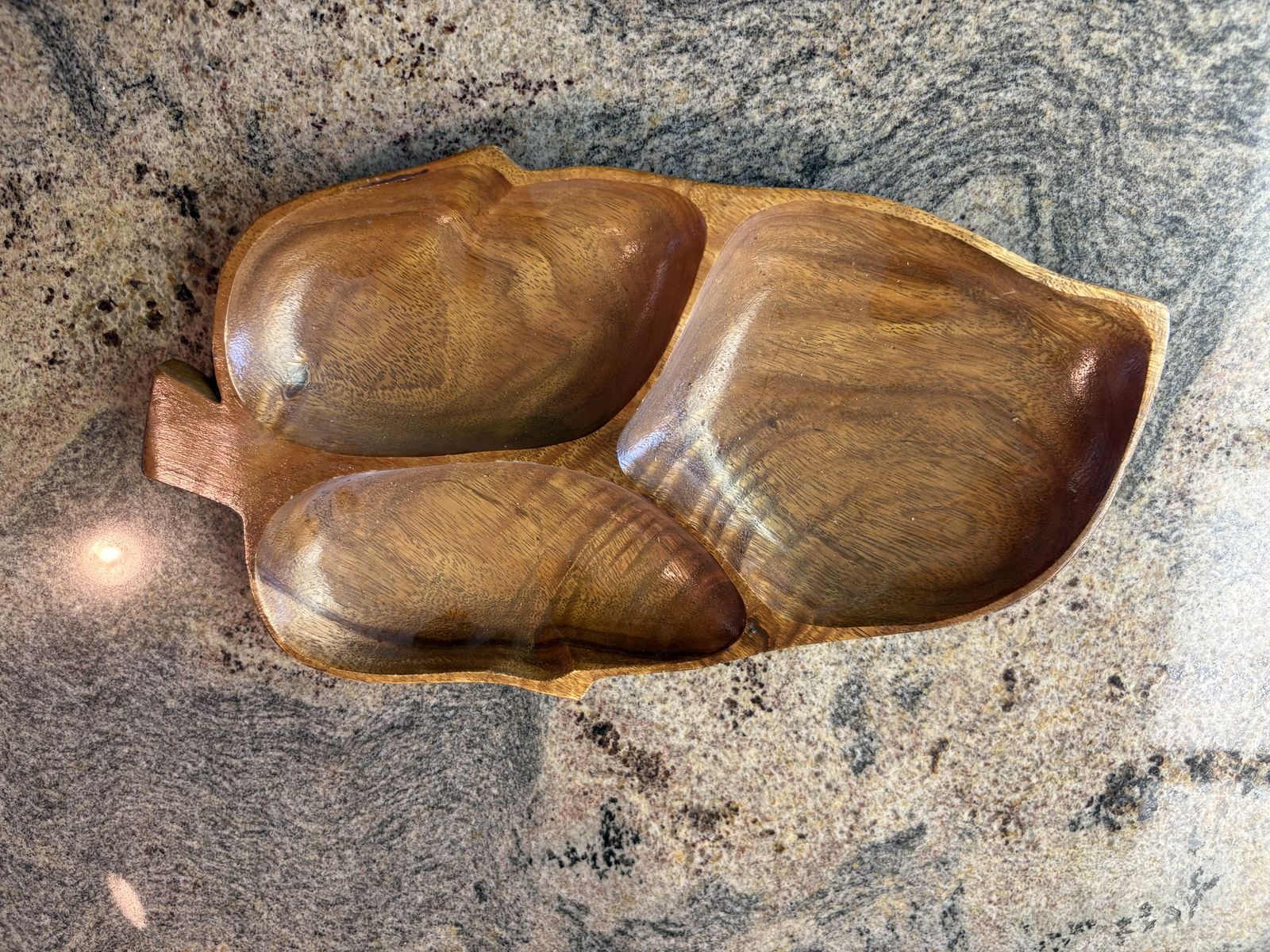 Vintage Hand-Carved Acacia Wood Divided Serving Tray – Made in Philippines $20 cash/venmo in Draper