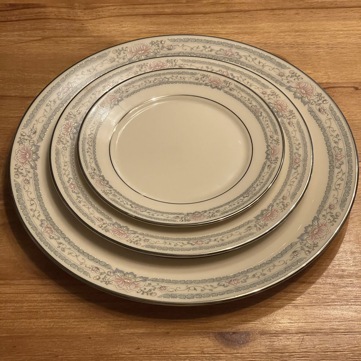 Charleston Lenox China - Cosmopolitan Collection