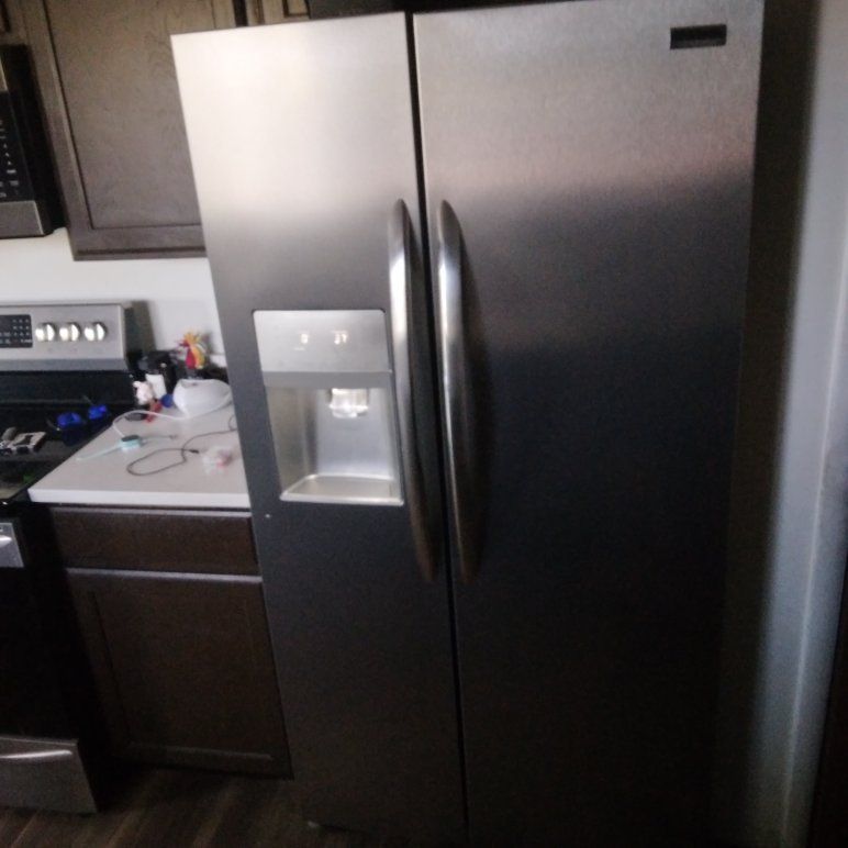 FRIGIDAIRE GALLERY FRIDGE