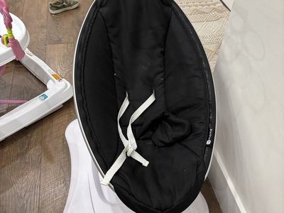 4moms mamaRoo 4.0 Baby Swing & Bouncer - Gently Used, Multi-Motion