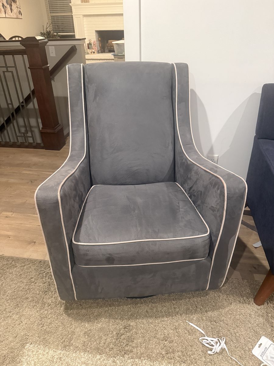 comfortable GlIder Chair