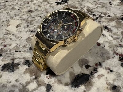 Brand New Mens Black And Gold Watch
