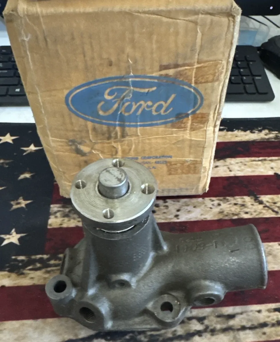 RARE! OEM Ford Water Pump 1961-1964 Ford Truck 262 ci 6-cylinder B600 F600 N600