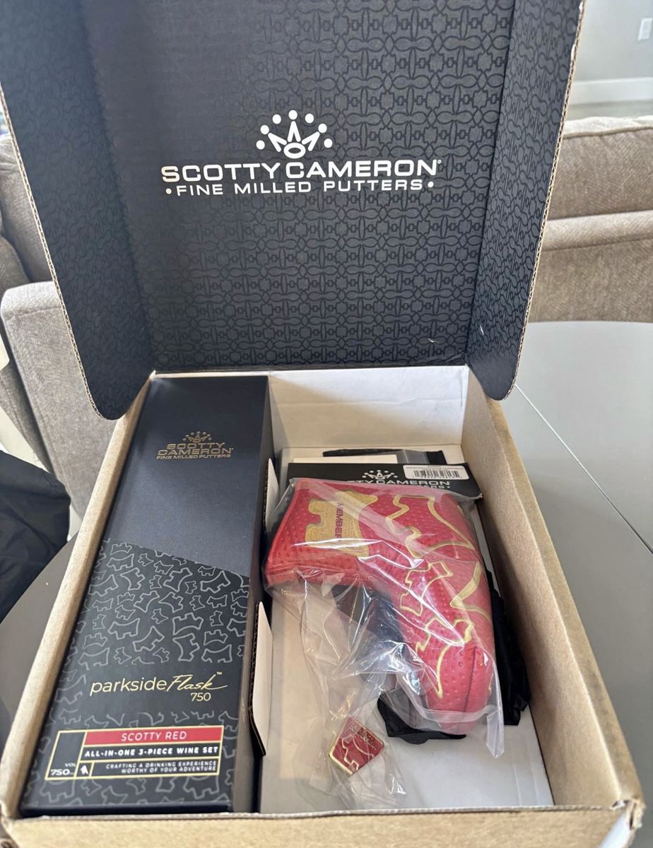 Scotty Cameron 2026 Club Cameron Member Kit Set with Red Parkside Flask