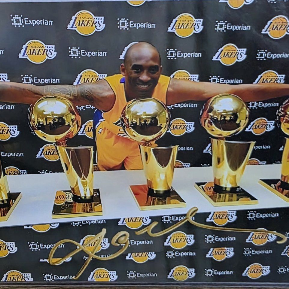 Kobe Bryant Professional 8x10 Photo Reprint