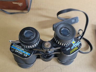 Tasco Zip Zoom 8X-16X40 Binoculars with Case and Strap