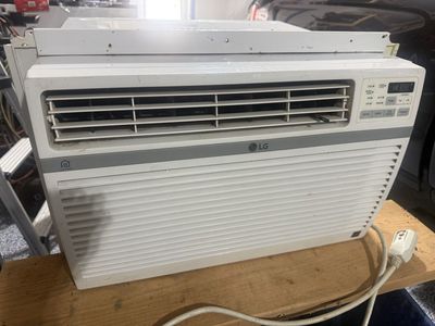 LG LW1017ERSM 10,000 BTU 115V Window Air Conditioner w/ Wi-Fi Smart Control