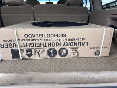 GE Appliances Laundry RightHeight Riser Pedestal - New in Box (7" H x 28" W x 29" D)