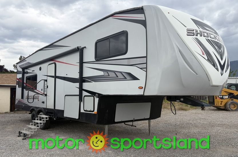 2021 Forest River Shockwave 28FWGDX Toy Hauler Garage Center Bath