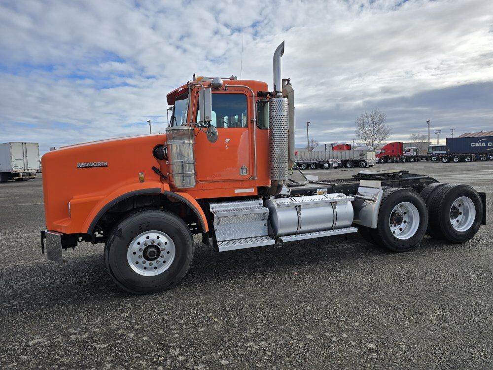 1999 Kenworth T800B Semi Tractor 475hp Wet Kit