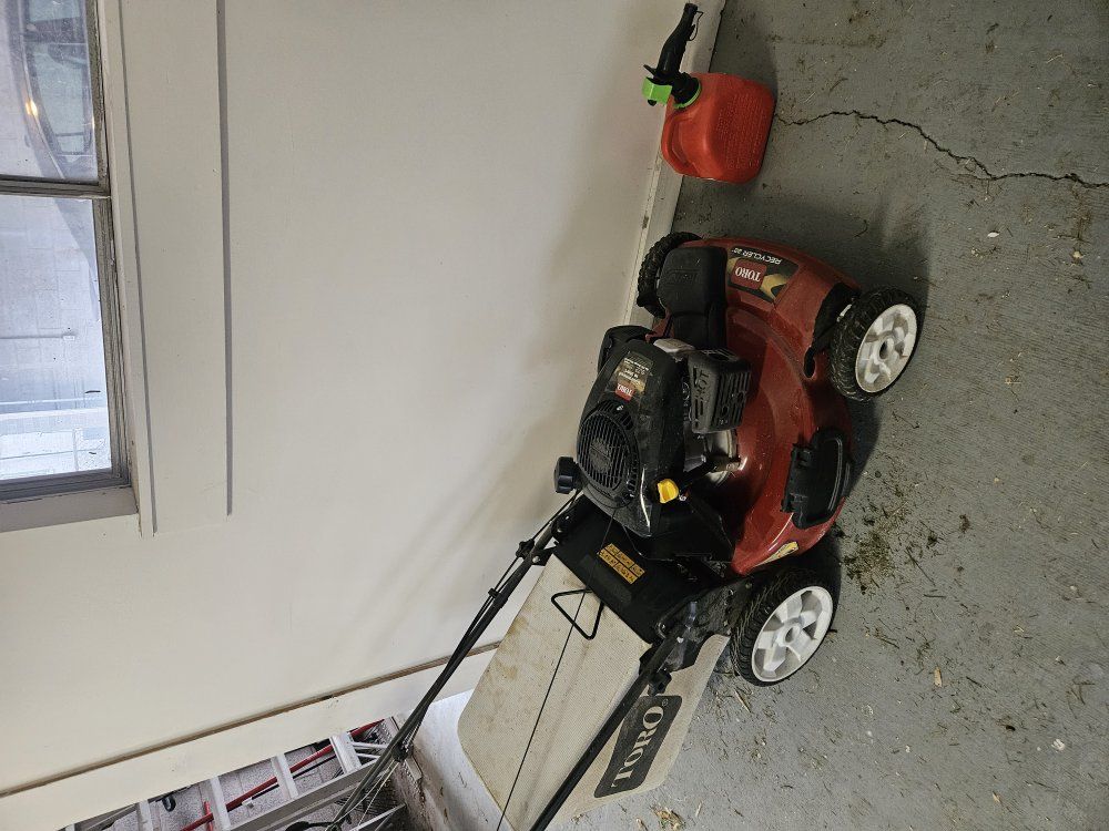 Toro Recycler 22" 149cc gas mower