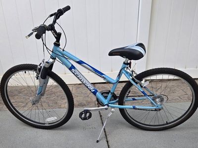 Schwinn High Timber Women's Mountain Bike in great condition