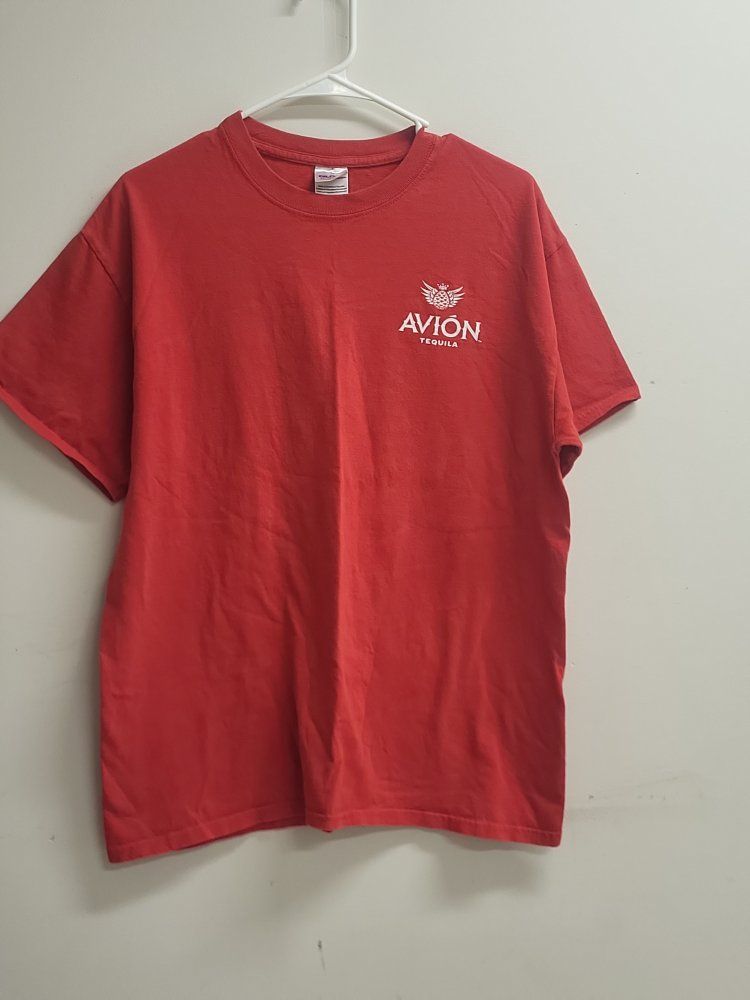 Avion Tequila Graphic T-Shirt Red Size Large 100% Cotton Short Sleeve Tee