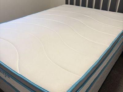 Full mattress - combo spring & memory foam