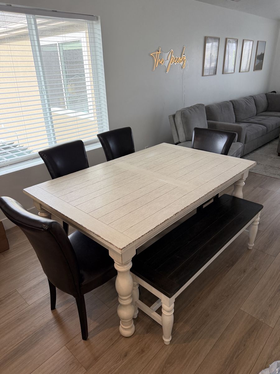 Farmhouse Style Dining Table with 4 Chairs and Bench