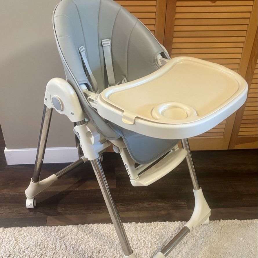 Foldable High Chair with Removable Tray and Wheels