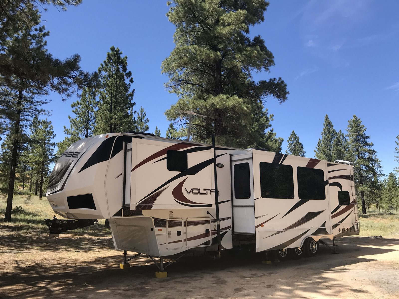 2012 Dutchmen Voltage 3600