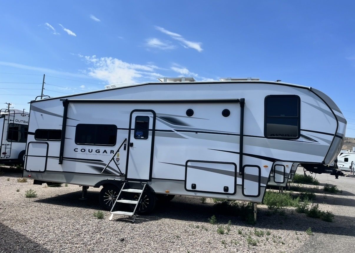 2023 Keystone Cougar 23MLE 5th Wheel Travel Trailer - 27’