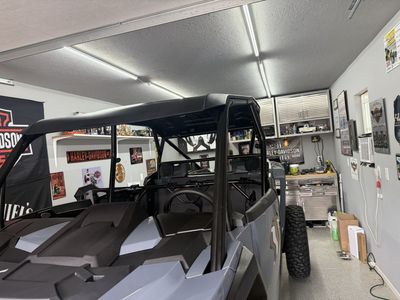Brand new stock cage and roof