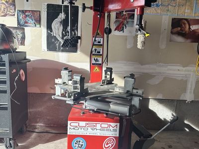 Derek Weaver Tire Changer and Balancer Like New!!