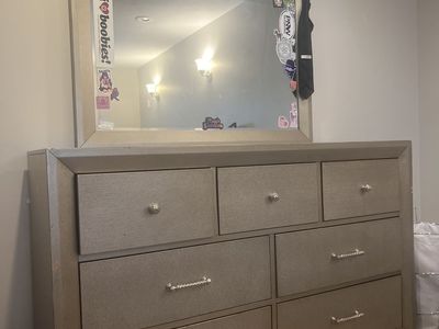 Spacious 7-Drawer Dresser with Mirror - Elegant Champagne Finish & Crystal Knobs