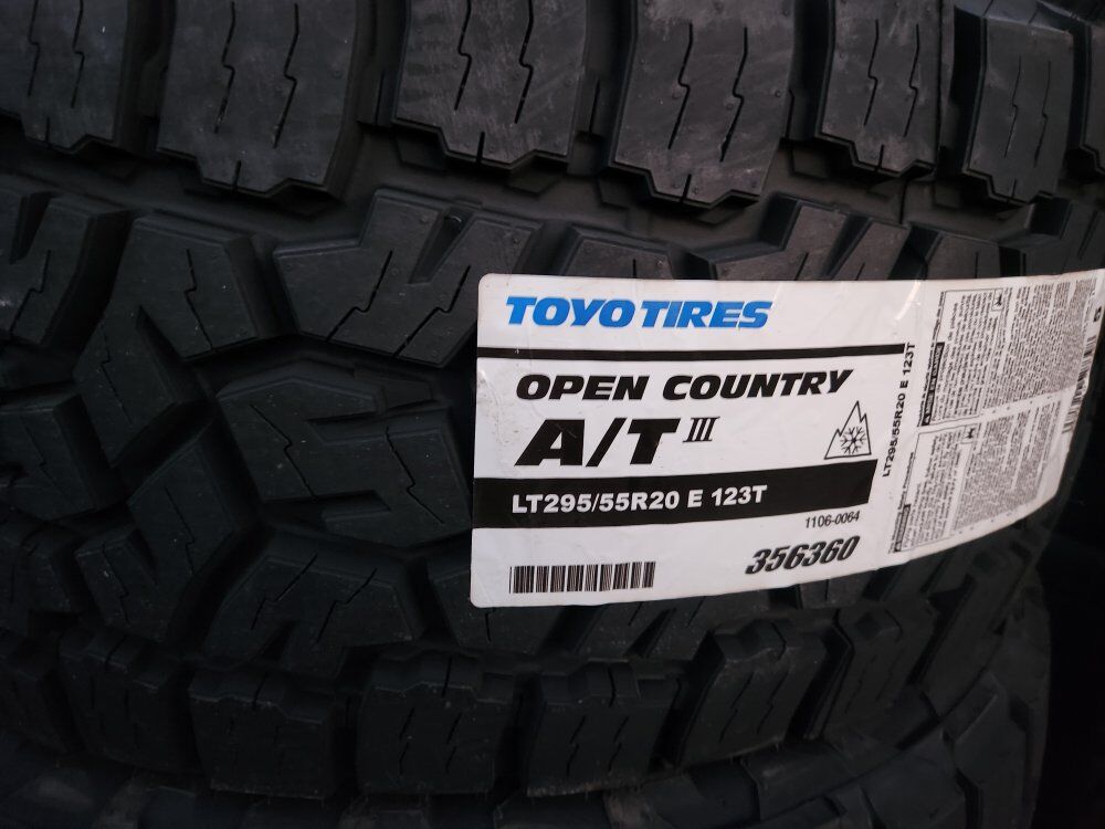 295/55r20 toyo open country at lll