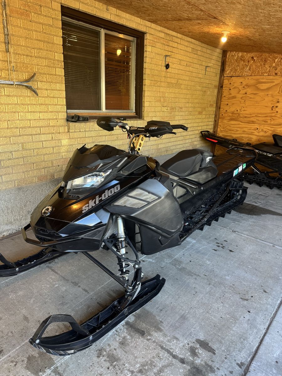 2018 Skidoo 850 165