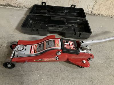 Low profile floor jack w/jack stands