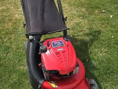 Snapper HiVac self propelled lawn mower