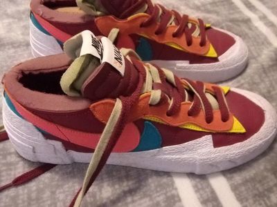 Mens Size 9 Nike shoes