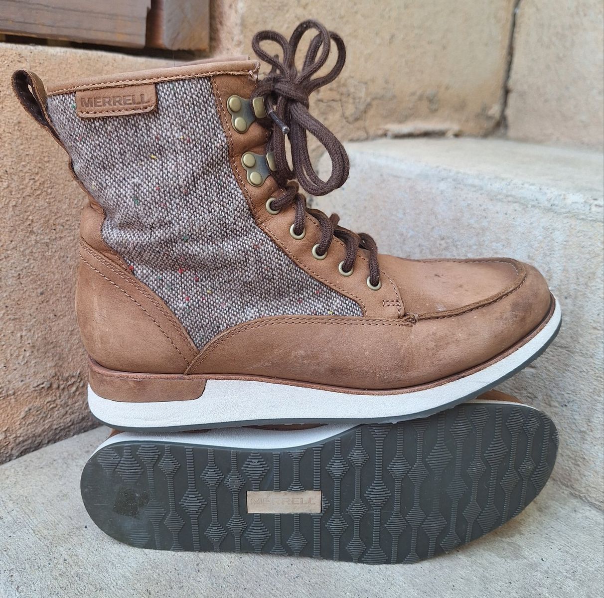 Womens Merrell Roam Mid Boots Sz 7