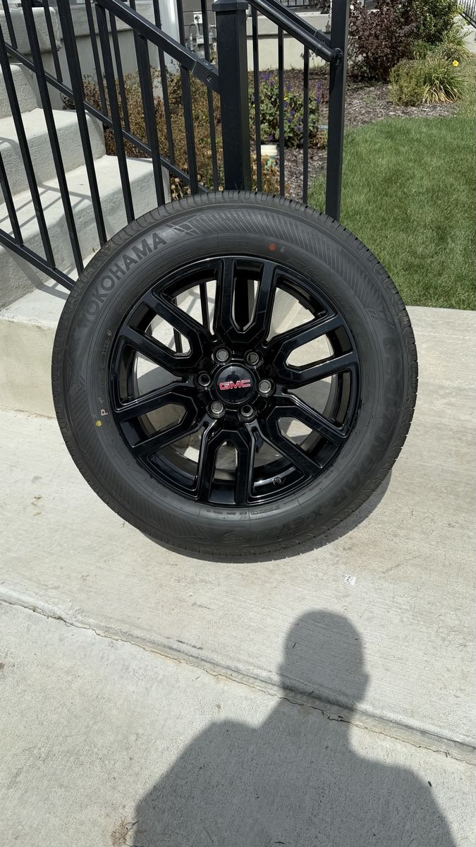GMC Sierra 1500 Yukon Rims and Tires 265/60R20 Yokohama Geolander